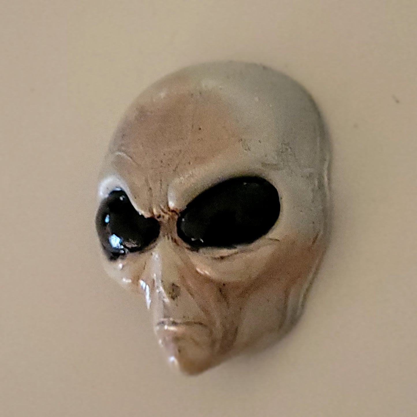 Alien Grey 3D Sculpted Magnet: Intriguing and Otherworldly Décor Accent
